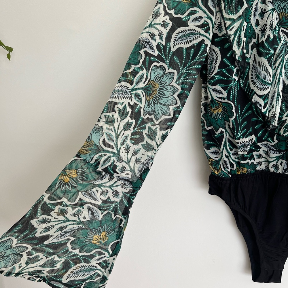 NWT Band of the Free Floral Chiffon Ruffle Bodysuit Green Black Women’s Small - Picture 8 of 9